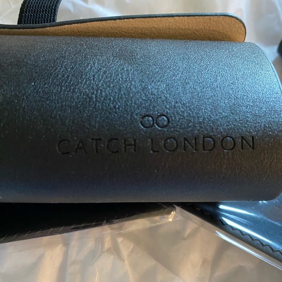 NWOT Catch London eyeglass cases and cleaning cloth - Picture 4 of 8
